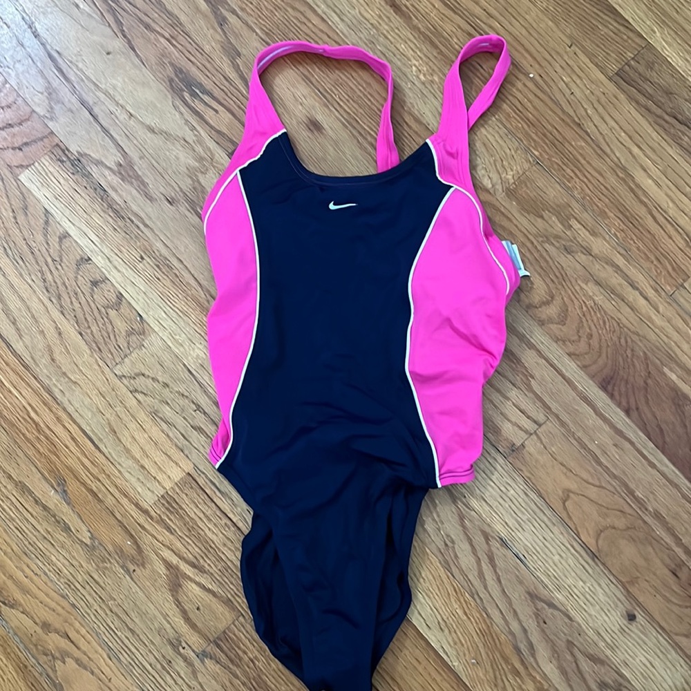 NIKE ONE PIECE BATHING  SUIT LIKE NEW SZ 12 Womens ( fits like an 8/10